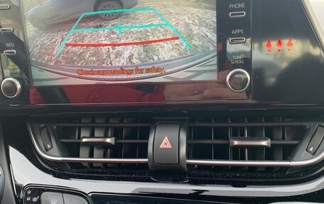 Toyota C-HR I рестайлинг, 2022 год, 3 200 000 рублей, 4 фотография