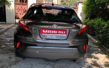 Toyota C-HR I рестайлинг, 2022 год, 3 200 000 рублей, 2 фотография