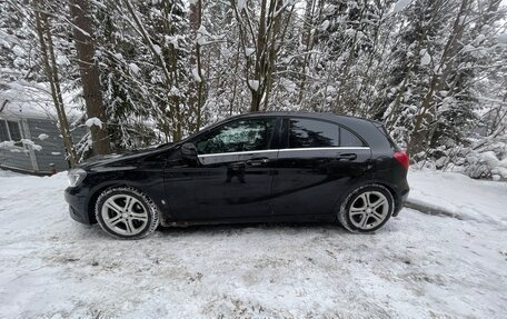 Mercedes-Benz A-Класс, 2015 год, 1 350 000 рублей, 4 фотография