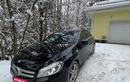 Mercedes-Benz A-Класс, 2015 год, 1 350 000 рублей, 3 фотография