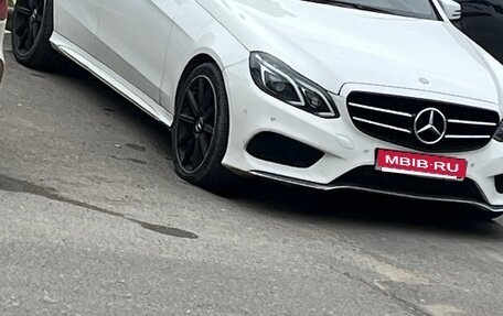 Mercedes-Benz E-Класс, 2013 год, 1 800 000 рублей, 1 фотография