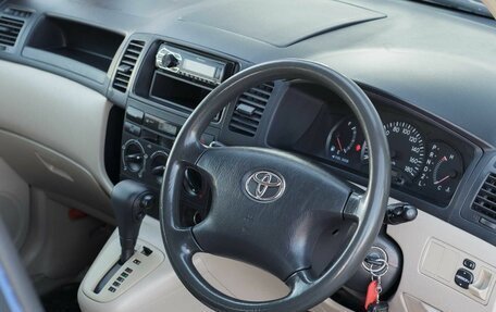 Toyota Corolla Spacio II, 2002 год, 700 000 рублей, 11 фотография