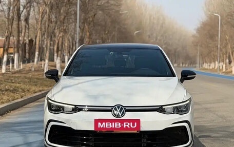 Volkswagen Golf VIII, 2023 год, 1 890 017 рублей, 2 фотография