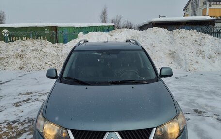 Mitsubishi Outlander III рестайлинг 3, 2007 год, 900 000 рублей, 2 фотография