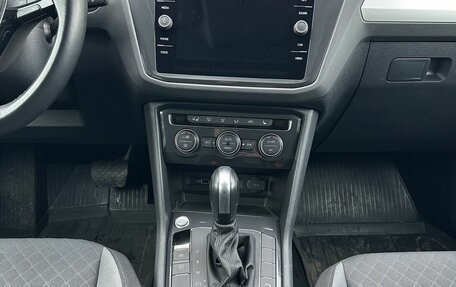 Volkswagen Tiguan II, 2019 год, 2 860 000 рублей, 11 фотография