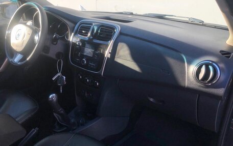 Renault Logan II, 2018 год, 820 000 рублей, 9 фотография