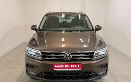 Volkswagen Tiguan II, 2018 год, 2 570 000 рублей, 2 фотография
