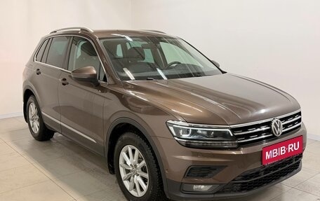 Volkswagen Tiguan II, 2018 год, 2 570 000 рублей, 3 фотография