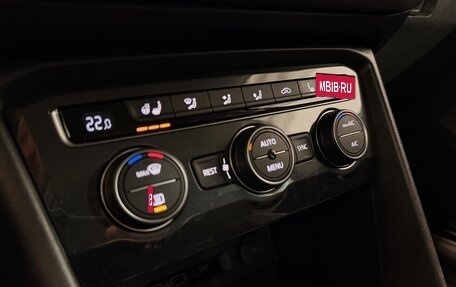 Volkswagen Tiguan II, 2018 год, 2 570 000 рублей, 13 фотография