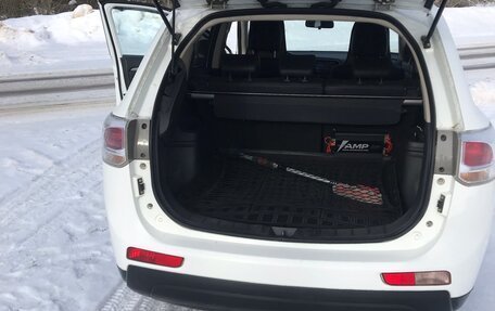 Mitsubishi Outlander III рестайлинг 3, 2012 год, 1 300 000 рублей, 5 фотография