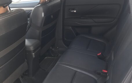 Mitsubishi Outlander III рестайлинг 3, 2012 год, 1 300 000 рублей, 8 фотография