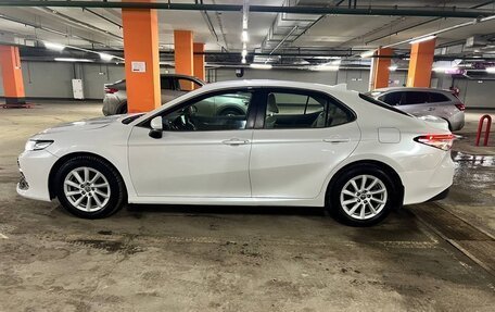 Toyota Camry, 2022 год, 2 350 000 рублей, 4 фотография