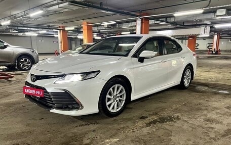 Toyota Camry, 2022 год, 2 350 000 рублей, 2 фотография