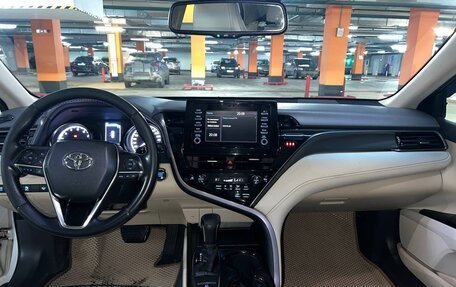 Toyota Camry, 2022 год, 2 350 000 рублей, 10 фотография