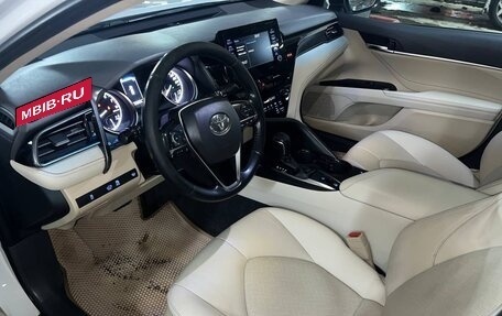 Toyota Camry, 2022 год, 2 350 000 рублей, 8 фотография