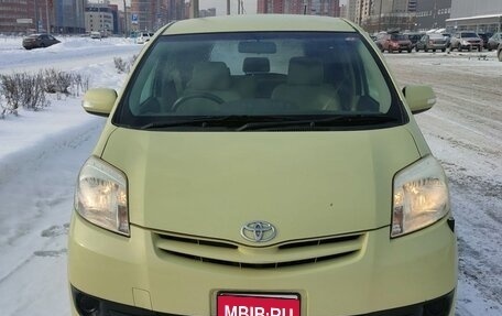 Toyota Passo Sette, 2011 год, 800 000 рублей, 1 фотография