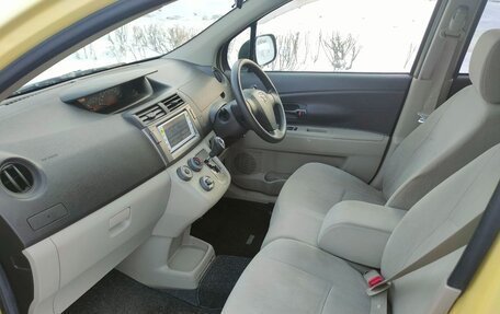 Toyota Passo Sette, 2011 год, 800 000 рублей, 7 фотография