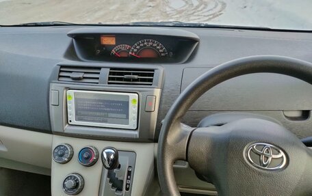 Toyota Passo Sette, 2011 год, 800 000 рублей, 15 фотография