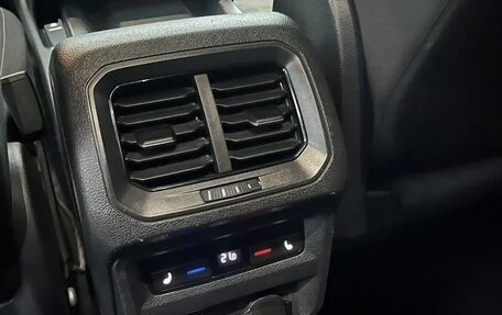 Volkswagen Tiguan II, 2021 год, 2 650 000 рублей, 11 фотография