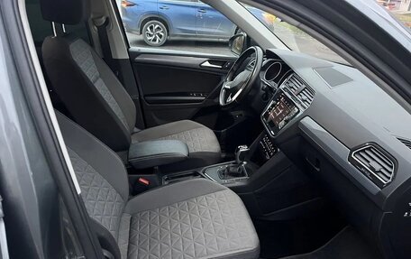 Volkswagen Tiguan II, 2021 год, 2 650 000 рублей, 10 фотография