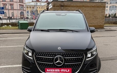 Mercedes-Benz V-Класс, 2025 год, 27 330 000 рублей, 3 фотография