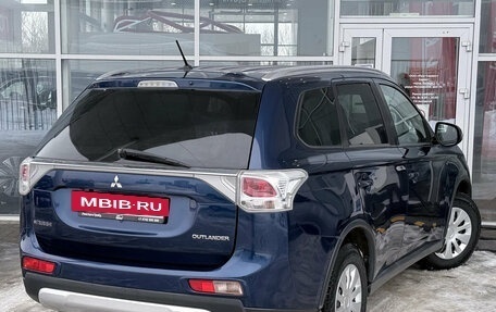 Mitsubishi Outlander III рестайлинг 3, 2014 год, 1 499 000 рублей, 2 фотография