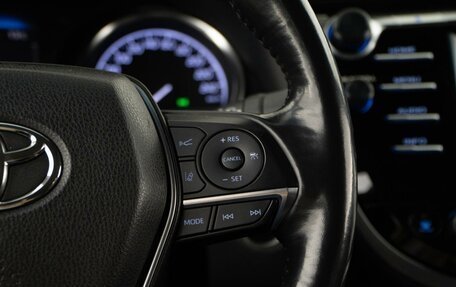 Toyota Camry, 2018 год, 2 290 000 рублей, 15 фотография