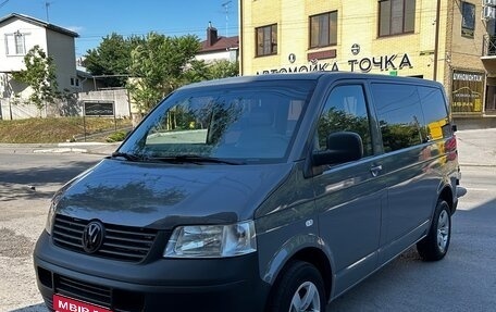 Volkswagen Transporter T5 рестайлинг, 2008 год, 1 000 000 рублей, 1 фотография