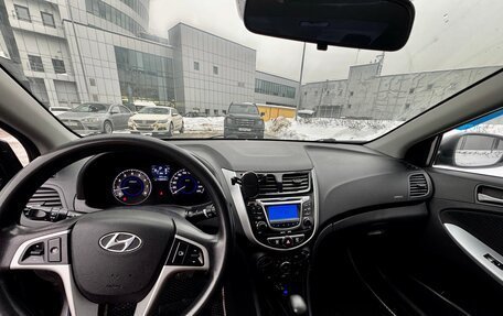 Hyundai Solaris II рестайлинг, 2013 год, 800 000 рублей, 10 фотография