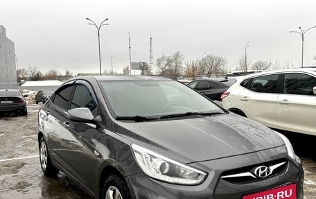 Hyundai Solaris II рестайлинг, 2013 год, 800 000 рублей, 4 фотография