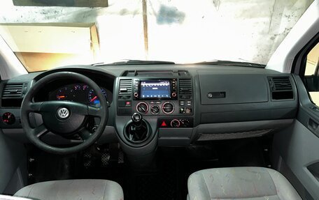 Volkswagen Transporter T5 рестайлинг, 2008 год, 1 000 000 рублей, 12 фотография