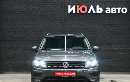 Volkswagen Tiguan II, 2019 год, 2 965 000 рублей, 2 фотография