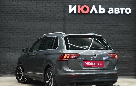Volkswagen Tiguan II, 2019 год, 2 965 000 рублей, 4 фотография