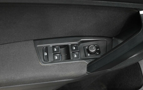 Volkswagen Tiguan II, 2019 год, 2 965 000 рублей, 13 фотография