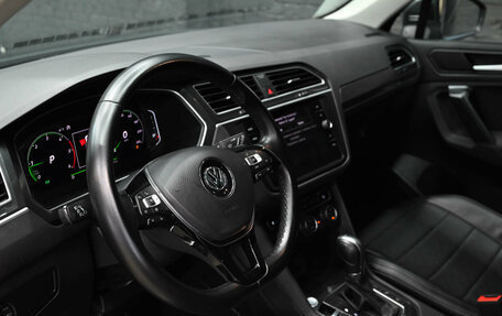 Volkswagen Tiguan II, 2019 год, 2 965 000 рублей, 16 фотография