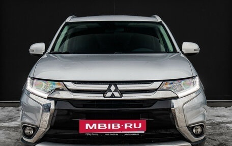 Mitsubishi Outlander III рестайлинг 3, 2018 год, 2 090 000 рублей, 2 фотография