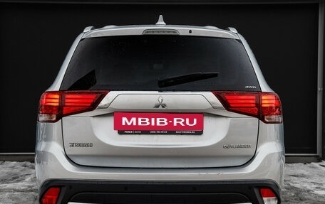 Mitsubishi Outlander III рестайлинг 3, 2018 год, 2 090 000 рублей, 6 фотография