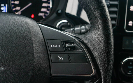 Mitsubishi Outlander III рестайлинг 3, 2018 год, 2 090 000 рублей, 26 фотография