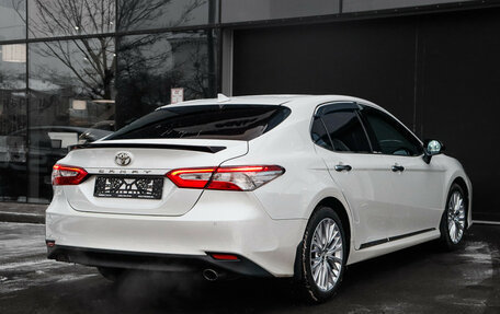 Toyota Camry, 2018 год, 2 870 000 рублей, 5 фотография