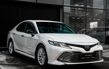 Toyota Camry, 2018 год, 2 870 000 рублей, 3 фотография