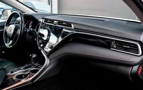 Toyota Camry, 2018 год, 2 870 000 рублей, 9 фотография