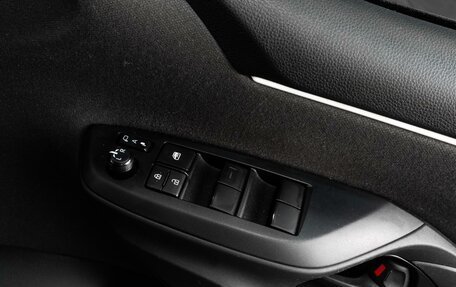 Toyota Yaris, 2020 год, 1 279 000 рублей, 21 фотография