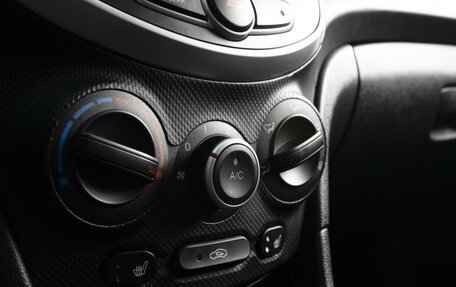 Hyundai Solaris II рестайлинг, 2012 год, 700 000 рублей, 13 фотография