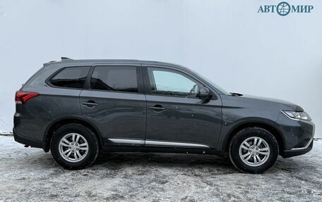 Mitsubishi Outlander III рестайлинг 3, 2019 год, 2 406 000 рублей, 4 фотография