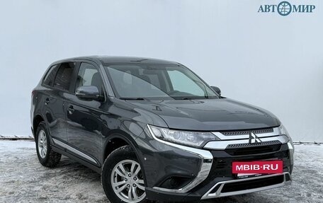 Mitsubishi Outlander III рестайлинг 3, 2019 год, 2 406 000 рублей, 3 фотография