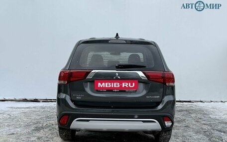 Mitsubishi Outlander III рестайлинг 3, 2019 год, 2 406 000 рублей, 6 фотография
