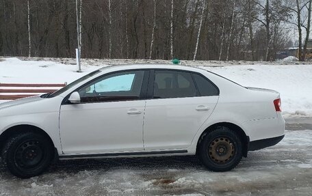 Volkswagen Jetta VI, 2009 год, 700 000 рублей, 2 фотография