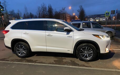 Toyota Highlander III, 2017 год, 2 800 000 рублей, 6 фотография