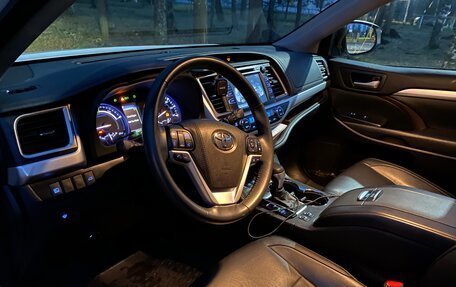 Toyota Highlander III, 2017 год, 2 800 000 рублей, 9 фотография