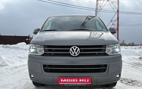 Volkswagen Multivan T5, 2012 год, 2 299 000 рублей, 1 фотография